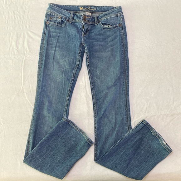 Wet seal blue jeans in good condition size 5 - Picture 1 of 4